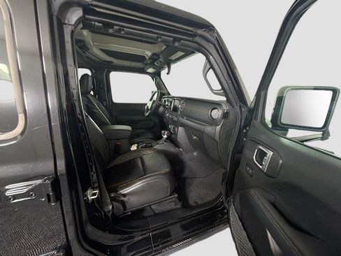 Used 2023 Jeep Wrangler Unlimited Sahara AWD/4WD image 30