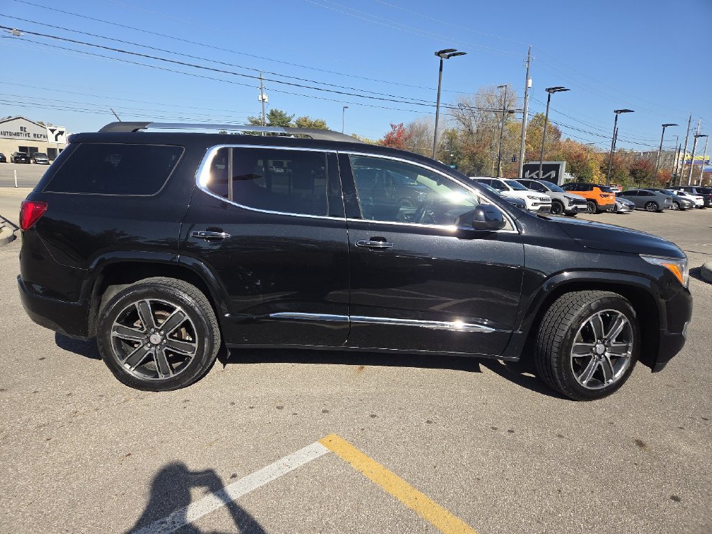 Used 2017 GMC Acadia Denali AWD/4WD image 26