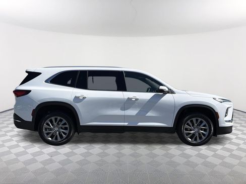 Used 2025 Buick Enclave Preferred FWD image 18