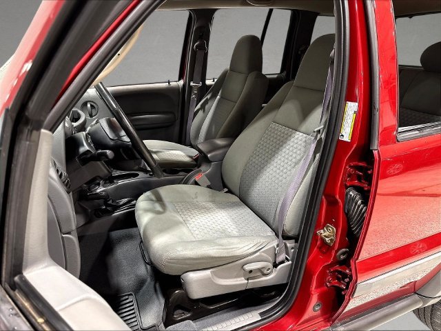 Used 2007 Jeep Liberty Sport AWD/4WD image 24