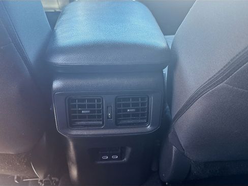 Used 2024 Toyota RAV4 XLE FWD image 20