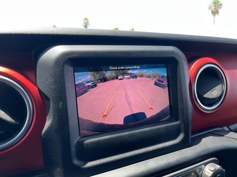 Certified 2020 Jeep Wrangler Unlimited Rubicon w/ LED Lighting Group AWD/4WD image 23