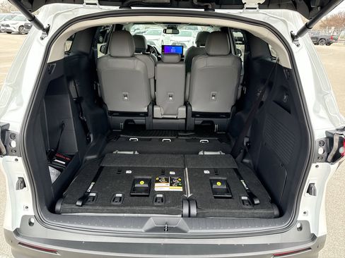 Certified 2026 Toyota Sienna XLE image 21