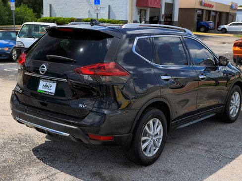 Used 2019 Nissan Rogue SV image 16