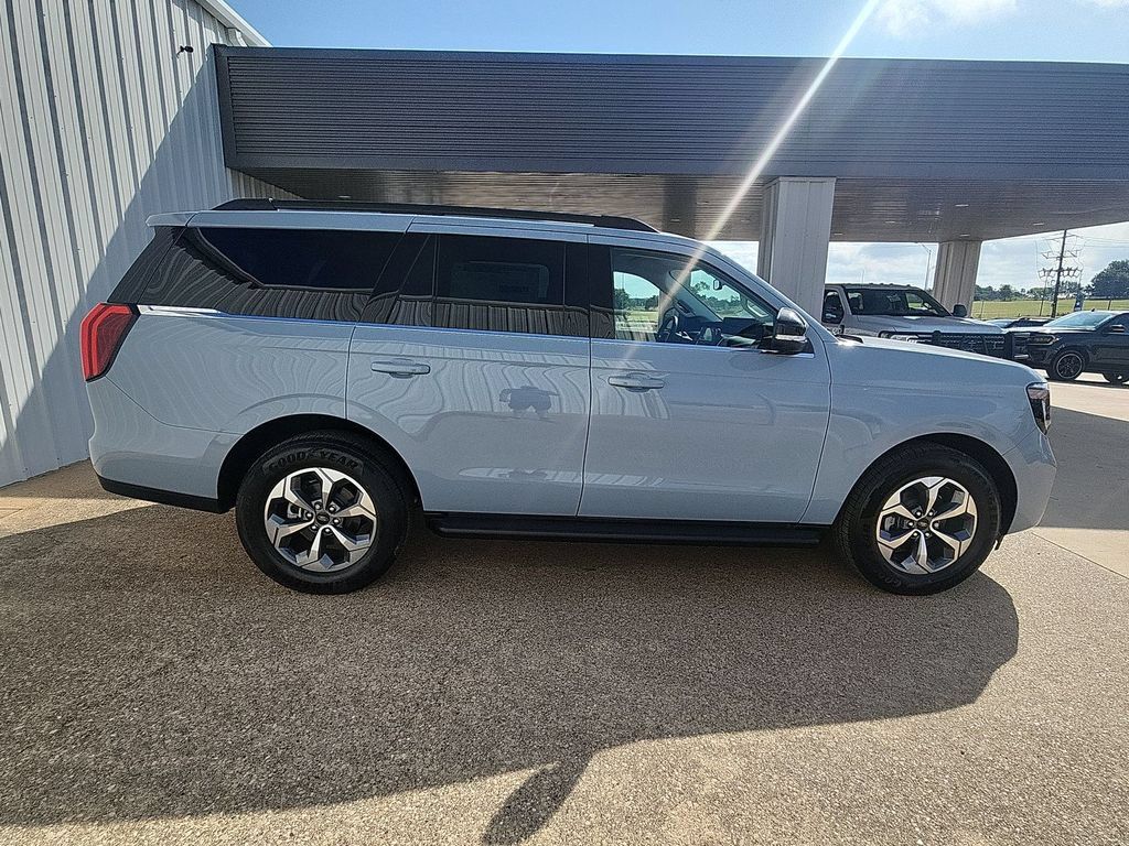 New 2027 Ford Expedition Active RWD image 9