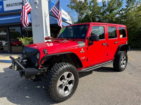Used 2016 Jeep Wrangler Unlimited Sahara w/ Connectivity Group AWD/4WD image 27