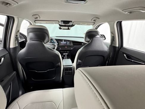 New 2026 Kia Niro EX FWD image 17