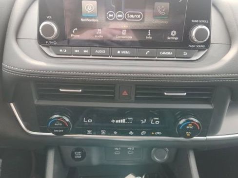 Used 2026 Nissan Rogue SV image 13