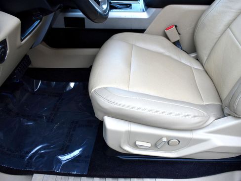 Used 2015 Ford F150 Lariat image 23