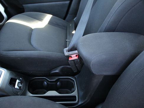 Used 2020 Jeep Renegade Sport AWD/4WD image 29