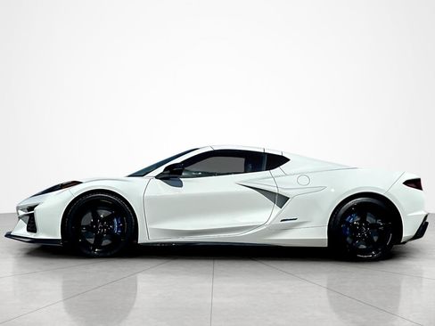 Used 2026 Chevrolet Corvette E-Ray w/ Stealth Interior Trim Package AWD/4WD image 2