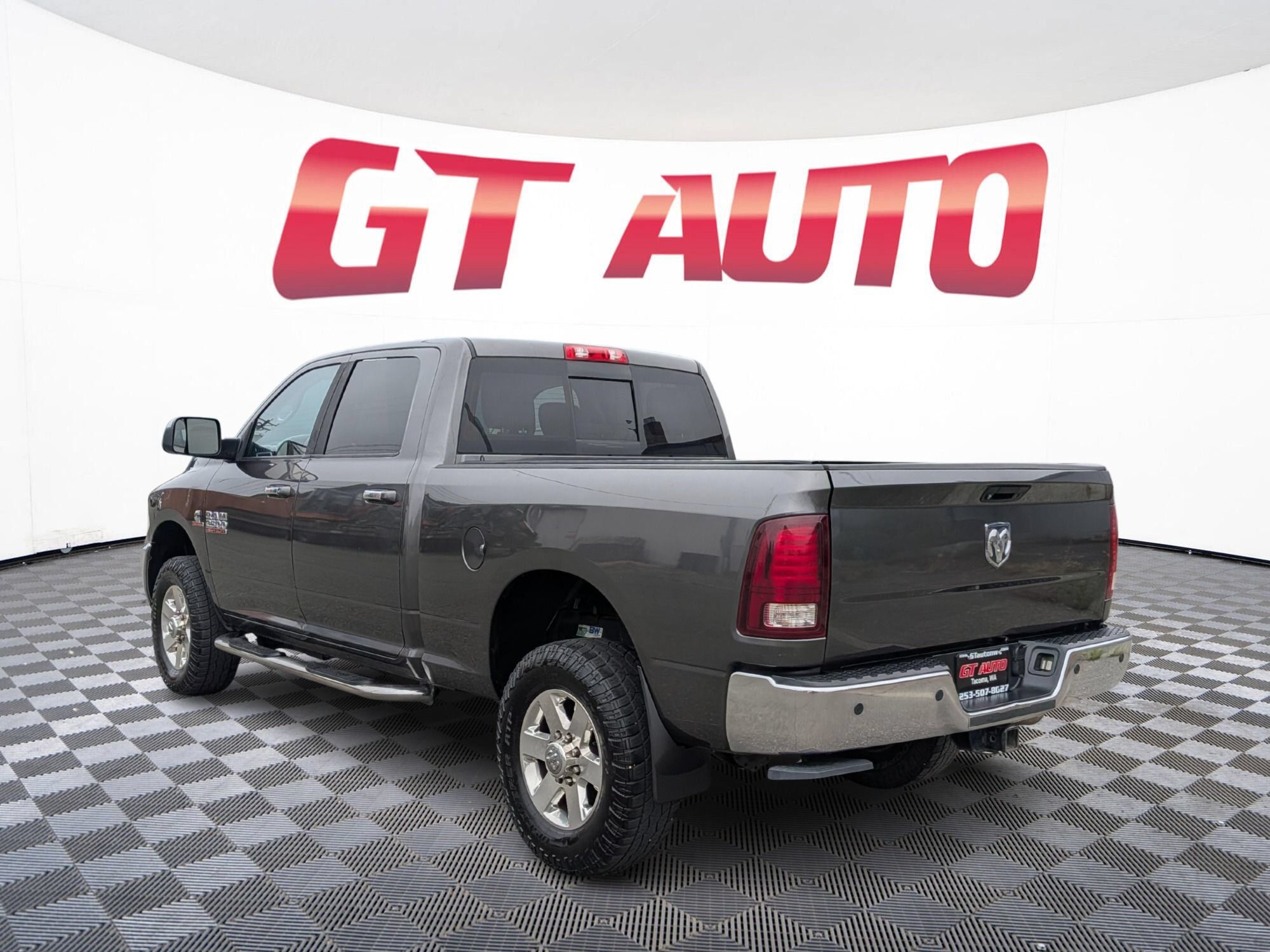 Used 2015 RAM 2500 SLT w/ Luxury Group AWD/4WD image 4