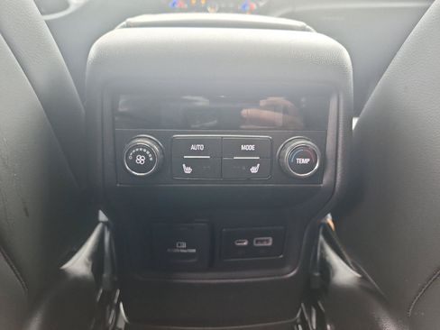 Used 2022 GMC Acadia AT4 w/ Technology Package AWD/4WD image 12