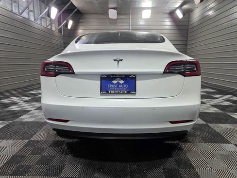 Used 2019 Tesla Model 3 Standard Range Plus image 6