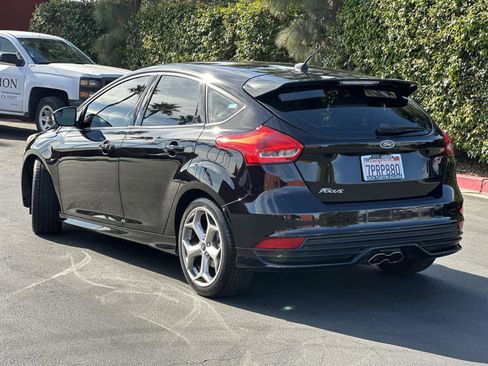 Used 2016 Ford Focus ST image 4
