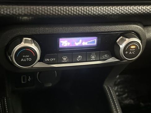 Used 2020 Nissan Kicks SV image 24