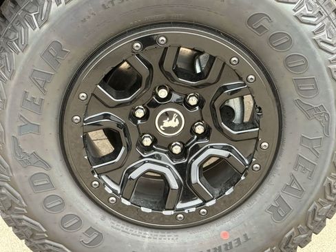 New 2025 Ford Bronco Badlands image 40