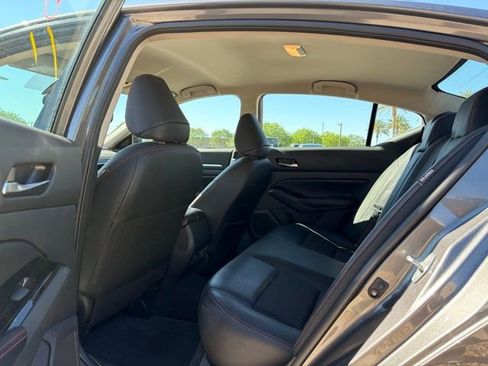 Used 2025 Nissan Altima 2.5 SR image 14