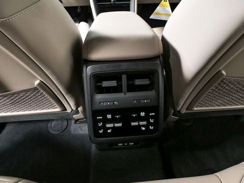 New 2026 Porsche Macan Electric image 20