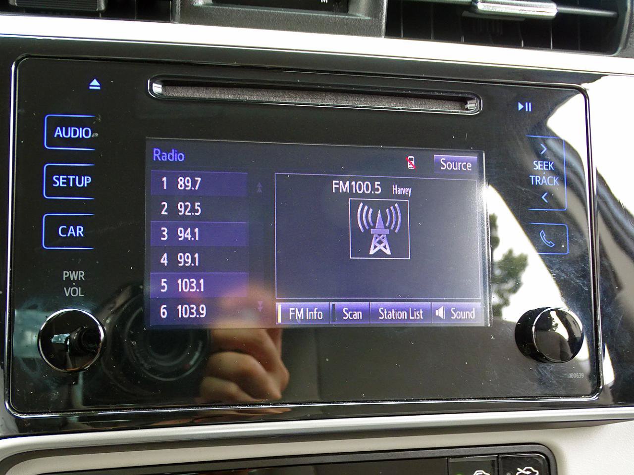 Used 2019 Toyota Corolla LE FWD image 29