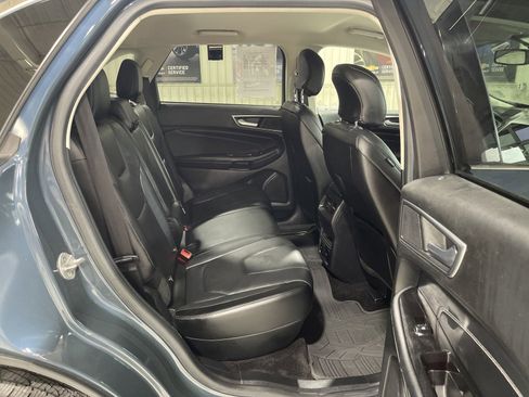 Used 2016 Ford Edge Titanium w/ Technology Package image 17