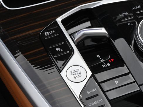 Certified 2025 BMW X5 xDrive40i w/ Premium Package image 19