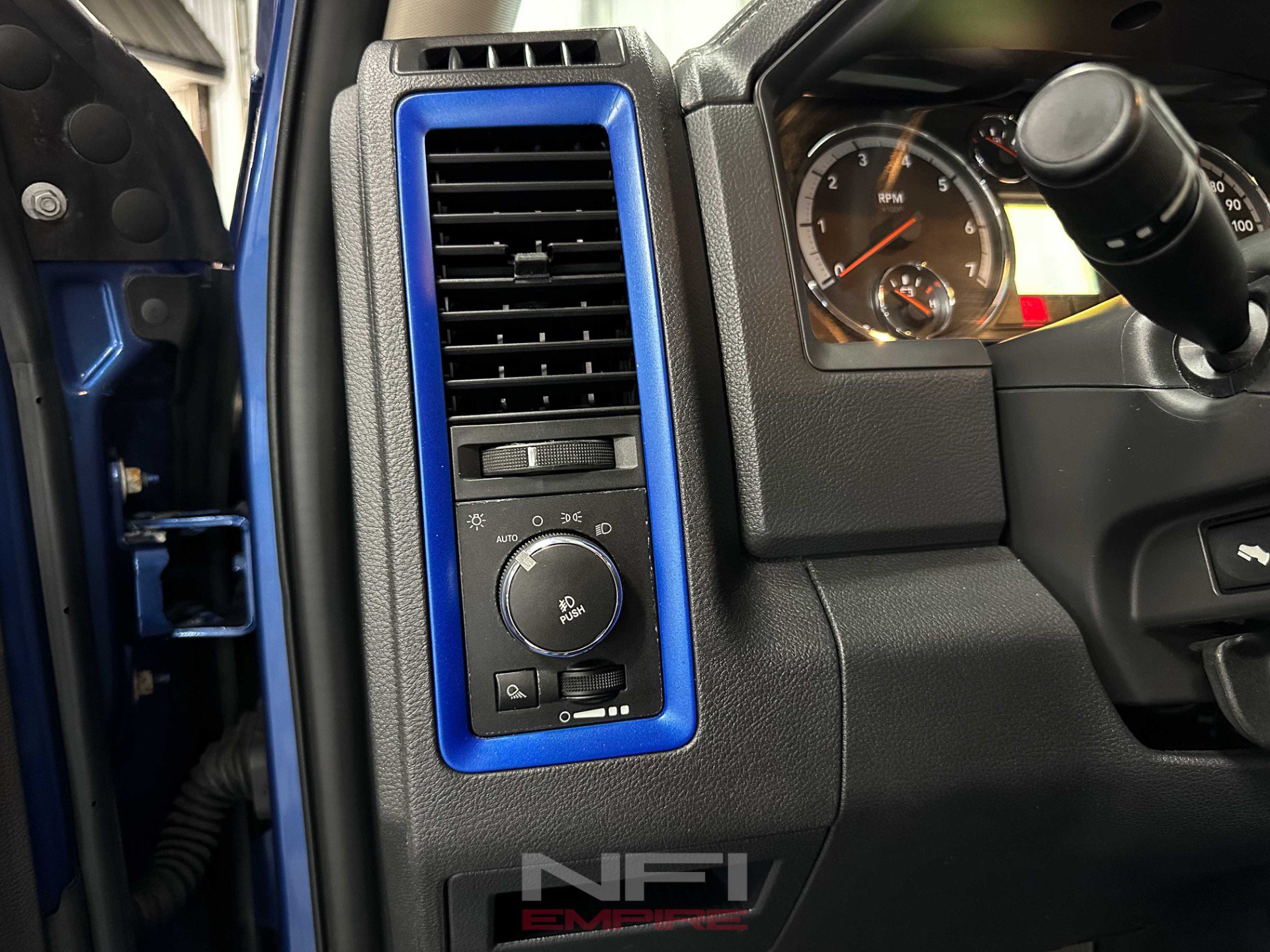 Used 2011 RAM 1500 R/T w/ Remote Start & Security Group RWD image 29