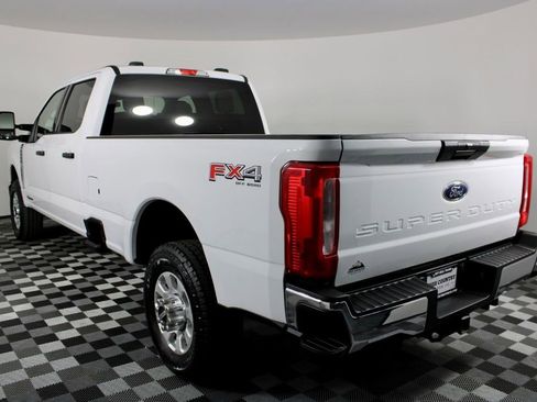 Used 2023 Ford F350 XLT w/ FX4 Off-Road Package image 6