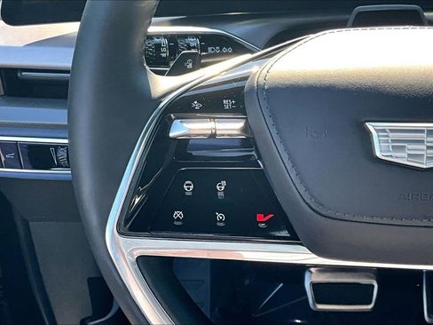 Certified 2026 Cadillac Vistiq Premium Luxury image 11