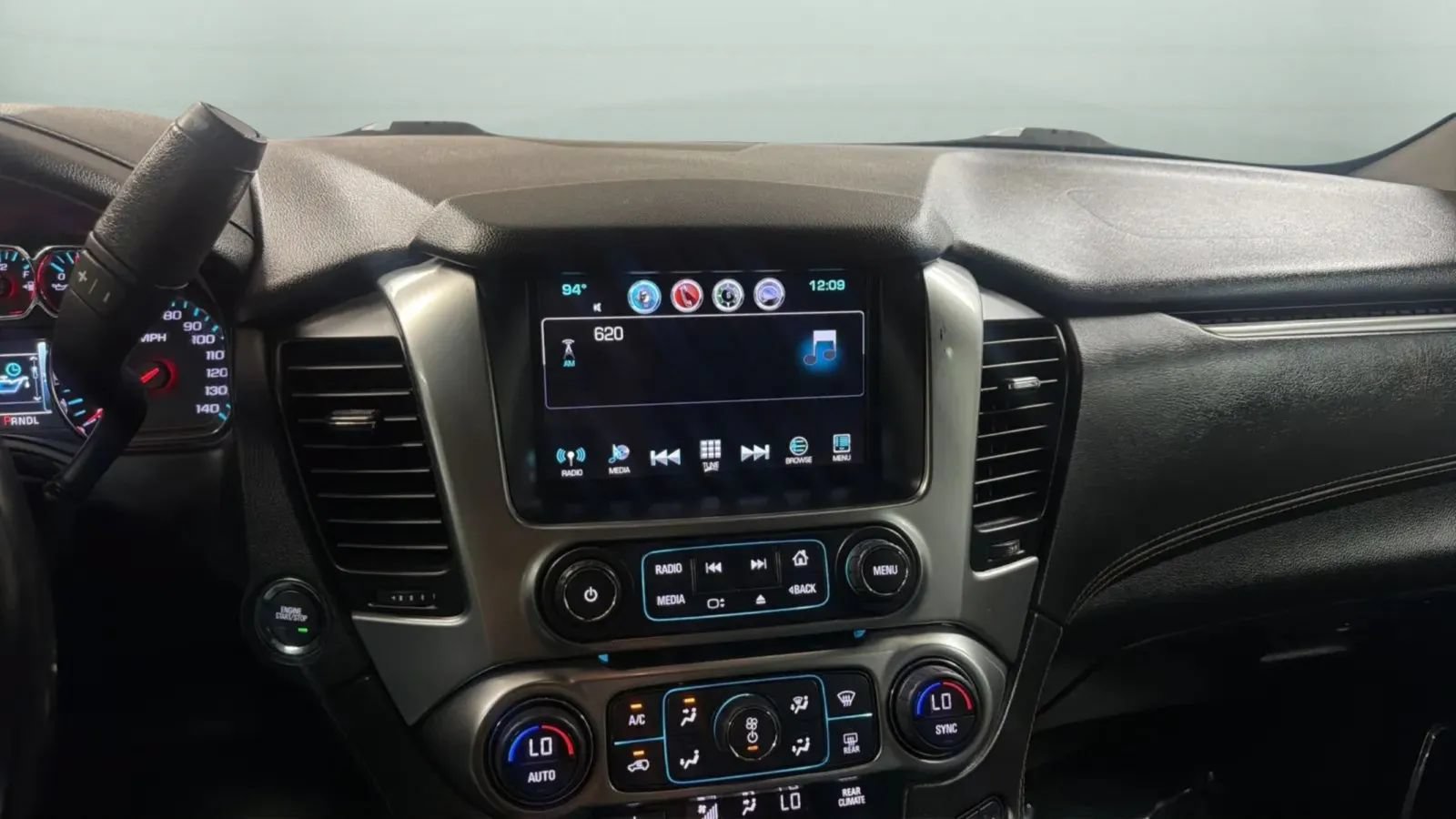 Used 2017 Chevrolet Suburban Premier RWD image 13