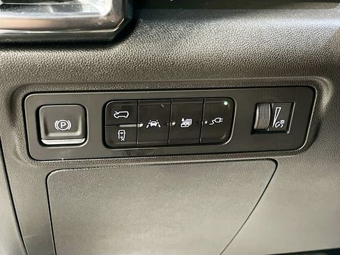 Used 2026 GMC Hummer EV SUV AWD/4WD image 19