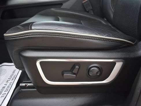 Used 2023 RAM 1500 Laramie AWD/4WD image 14