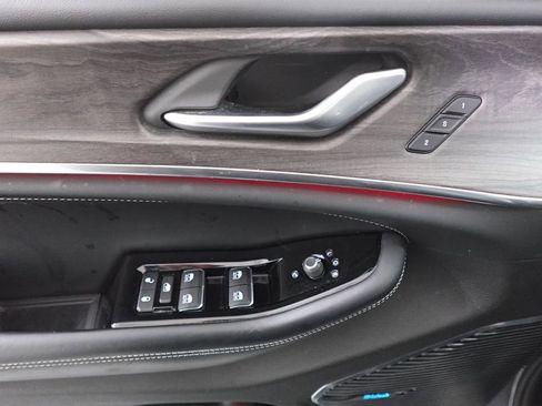 Used 2022 Jeep Grand Cherokee L Overland image 9