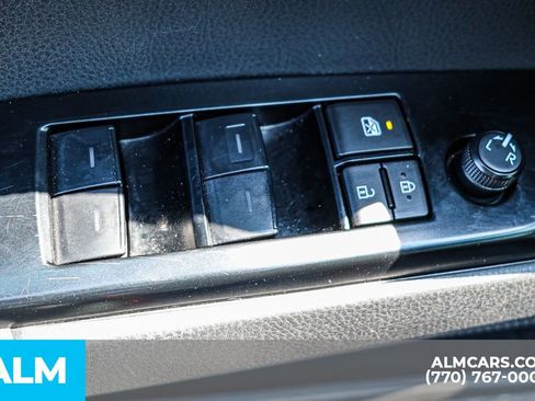 Used 2025 Toyota Camry SE image 48