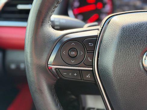 Used 2018 Toyota Camry XSE image 8