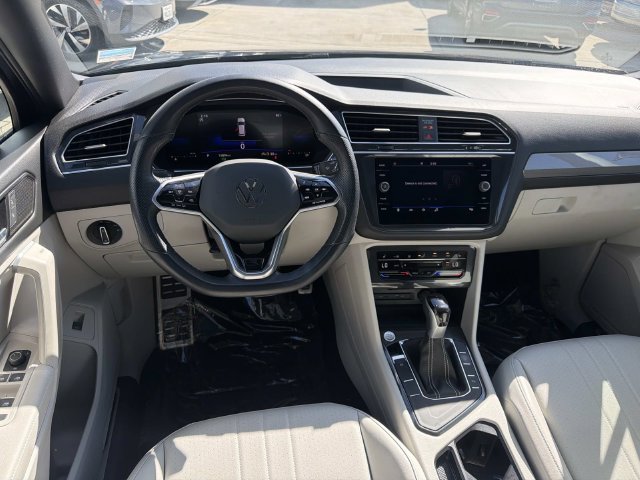 Certified 2024 Volkswagen Tiguan SE R-Line FWD image 7