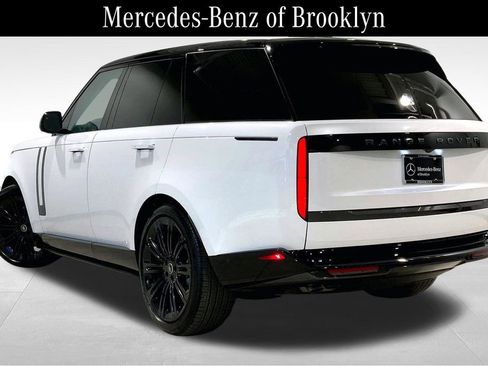 Used 2025 Land Rover Range Rover SE AWD/4WD image 11