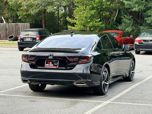 Used 2018 Honda Accord Sport image 5