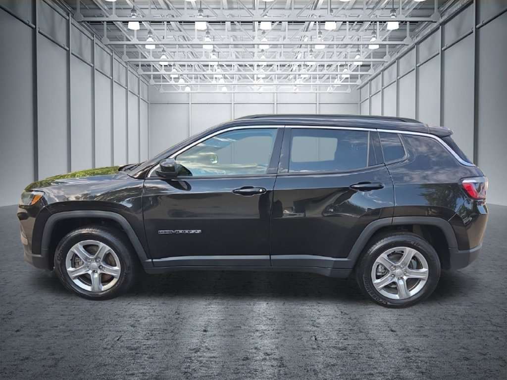 Used 2024 Jeep Compass Latitude AWD/4WD image 4