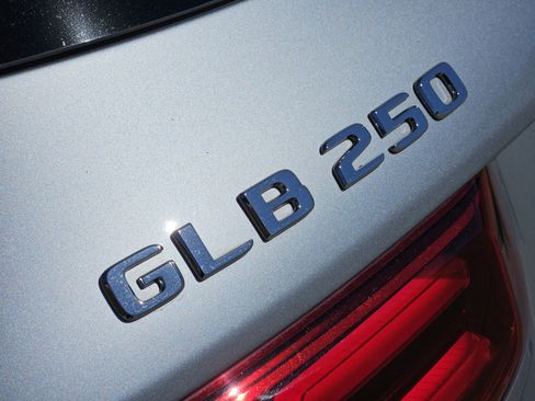 Certified 2024 Mercedes-Benz GLB 250 image 13