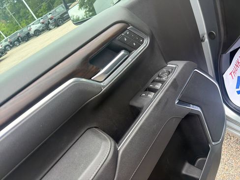 Used 2025 GMC Sierra 1500 SLT AWD/4WD image 11