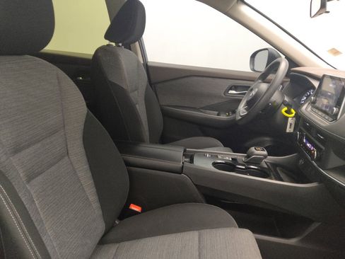 Used 2023 Nissan Rogue SV image 21