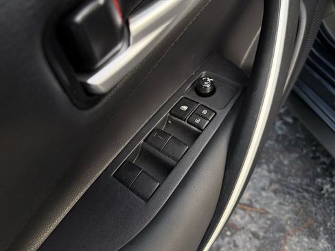 Used 2020 Toyota Corolla SE image 23