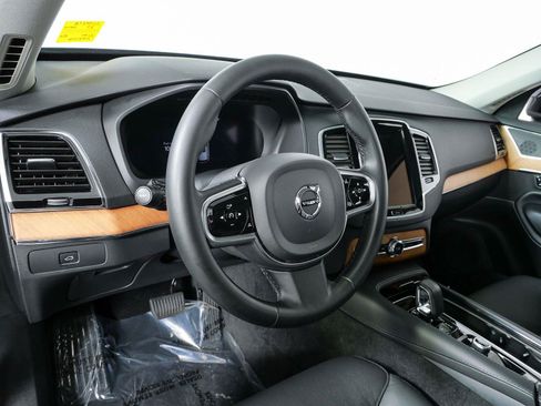 Used 2023 Volvo XC90 B6 Plus w/ Protection Package Premier AWD/4WD image 5