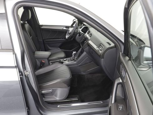 Certified 2023 Volkswagen Tiguan SE R-Line AWD/4WD image 19