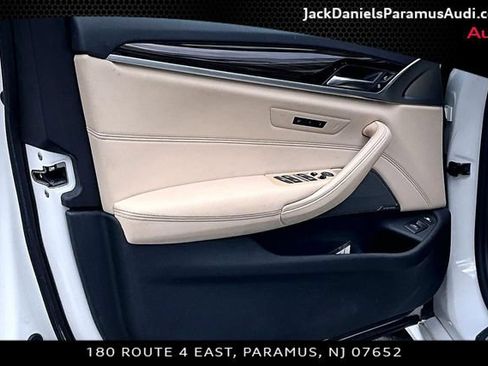 Used 2021 BMW 530e xDrive w/ Premium Package AWD/4WD image 15