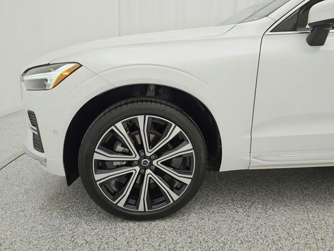 Used 2023 Volvo XC60 B5 Ultimate w/ Climate Package FWD image 17