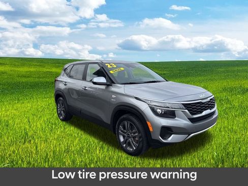 Used 2023 Kia Seltos LX image 3