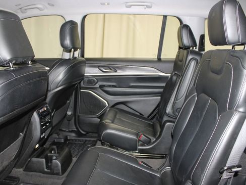 Used 2021 Jeep Grand Cherokee L Limited image 22