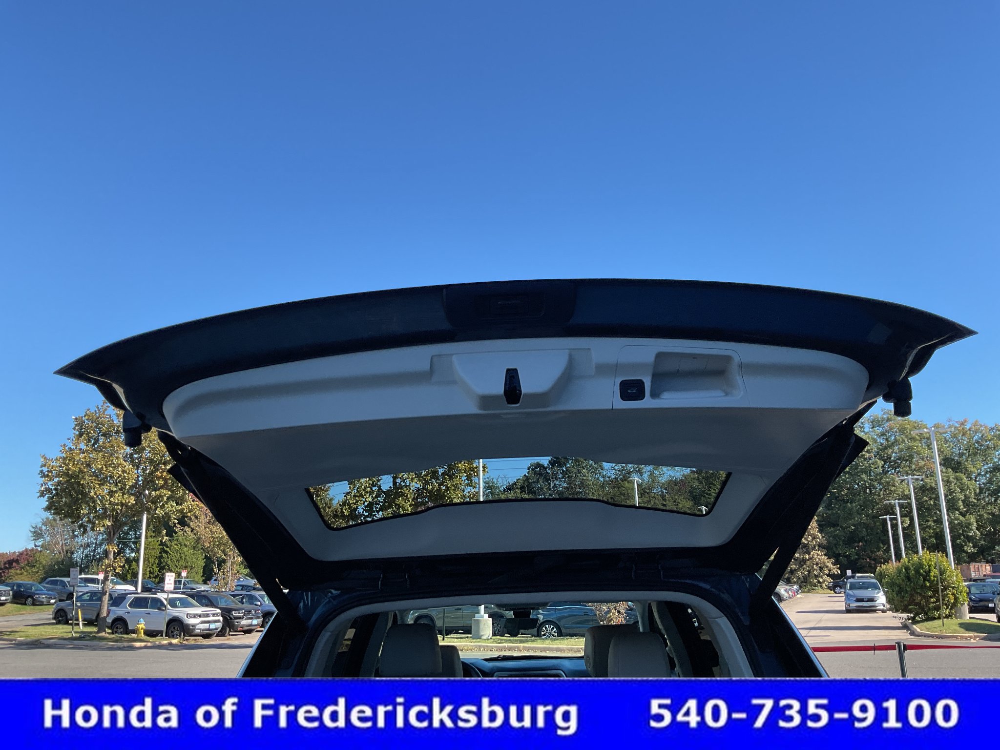 Used 2023 GMC Acadia Denali w/ Denali Ultimate Package FWD image 20